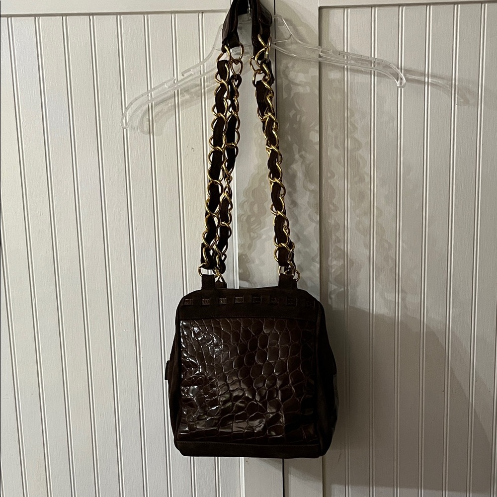 Chic Dark Brown Croc-Embossed Shoulder Bag